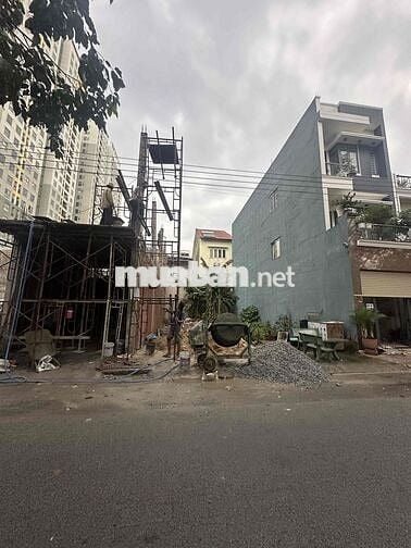 chính chủ cần bán lô đất gần trường học dĩ an c