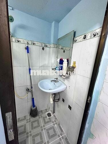 Cho thuê nhà mới đẹp - hxh sát mt Nguyễn Trọng Tuyển - p2 - Tân Bình