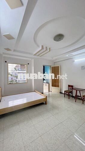 STUDIO 40M2 ĐẦY ĐỦ NỘI THẤT CÓ BAN CÔNG LỚN + TÁCH BẾP