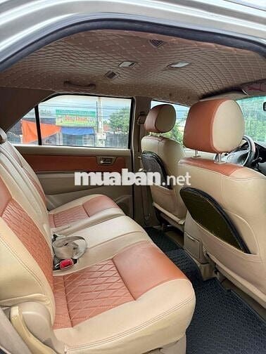 Toyota Fortuner 2009 số sàn máy dầu một cầu