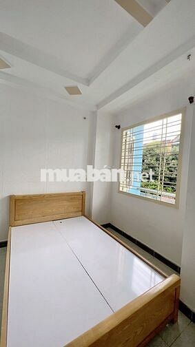 STUDIO 40M2 ĐẦY ĐỦ NỘI THẤT CÓ BAN CÔNG LỚN + TÁCH BẾP