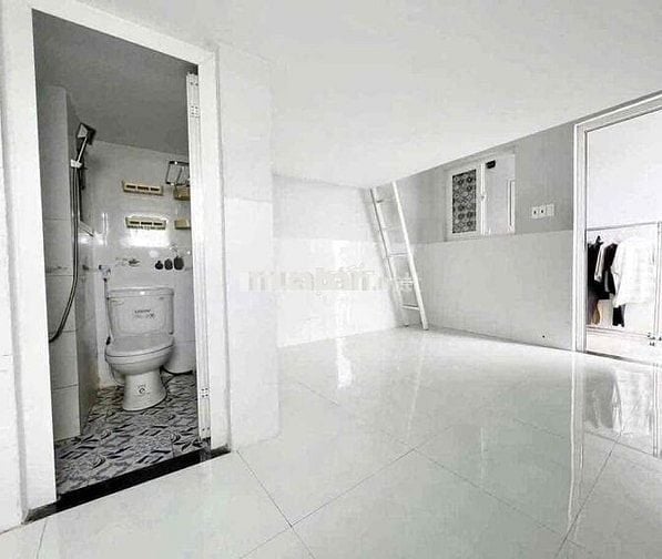 Gác 2m nội thất cơ bản rộng 30m2 + xe hơi tận cửa + bản vệ 24/7