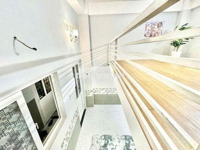 Gác 2m nội thất cơ bản rộng 30m2 + xe hơi tận cửa + bản vệ 24/7