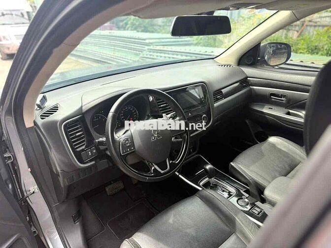 OUTLANDER 2.0premium 2019 chạy 6 vạn BẢO HÀNH 1NĂM