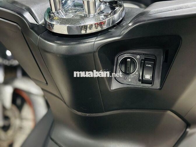 XE MÁYTHANHTÙNG_PCX 125 ĐEN NHÁM KHOÁ SMK ĐỘ THÙNG