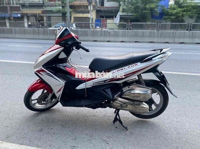 Honda airblade chính chủ êm đẹp như hình