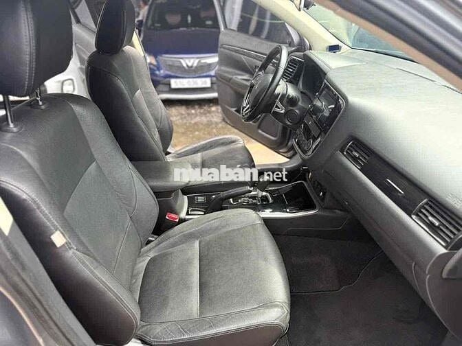 OUTLANDER 2.0premium 2019 chạy 6 vạn BẢO HÀNH 1NĂM