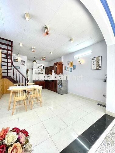 Cho thuê nhà nguyên căn 2phòng ngủ giá rẽ - Quận 10