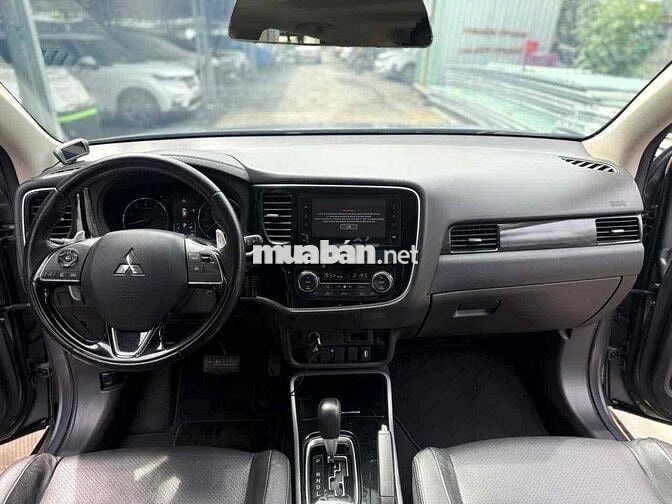 OUTLANDER 2.0premium 2019 chạy 6 vạn BẢO HÀNH 1NĂM