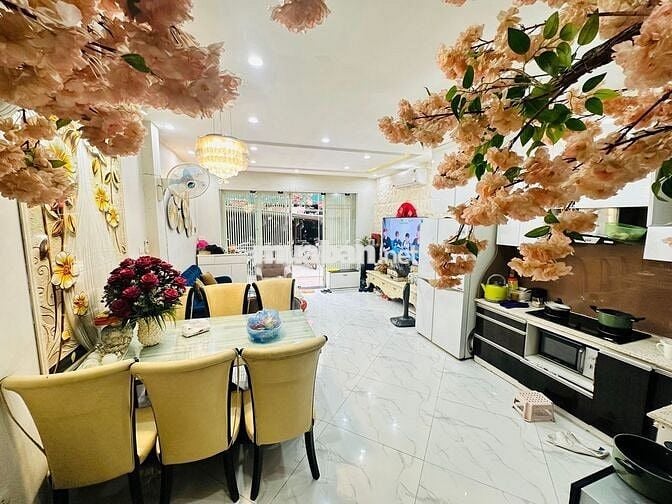 GIÁ 13 TỶ! NHÀ LÊ DUẨN - ĐỐNG ĐA: 45M², 5 TẦNG - 100M RA HỒ 3 MẪU!