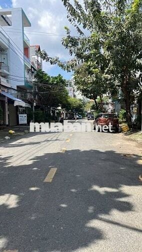 Bán nhà căn góc 2 mặt thoáng gần AEON Tân Phú, hẻm 5m xe hơi đậu cửa
