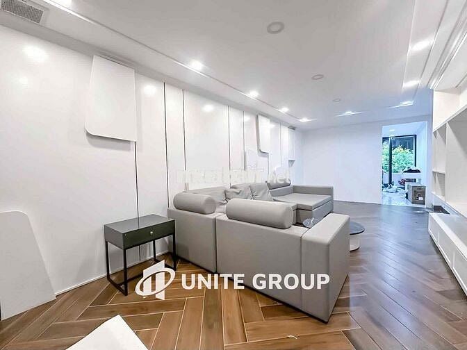 Phòng Khách RỘNG CHÀ BÁ - Một phòng ngủ tách bếp BAN CÔNG