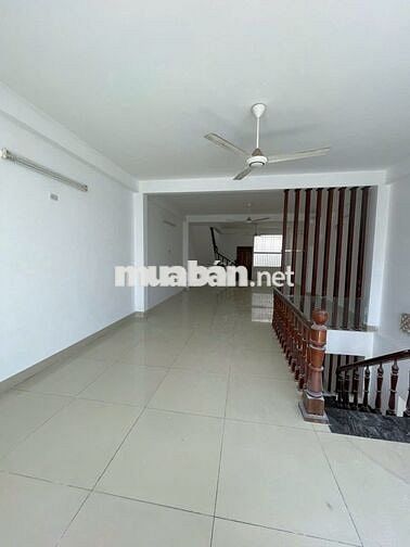 Măt băng kinh doanh 400m2, dân cư đông đúc KDT Vĩnh Điềm Trung, NT