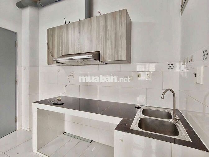 DUPLEX Ở ĐƯỢC 4 - 5 NGƯỜI - CỬA SỔ LỚN TRÊN ĐƯỜNG NGUYỄN VĂN BÁ.