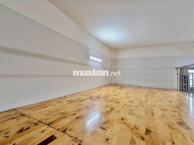 DUPLEX Ở ĐƯỢC 4 - 5 NGƯỜI - CỬA SỔ LỚN TRÊN ĐƯỜNG NGUYỄN VĂN BÁ.