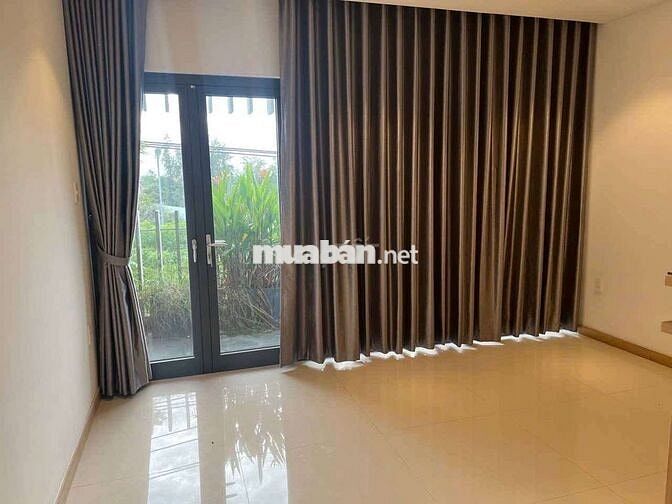 Cho thuê nguyên căn 4 tầng mặt tiền Lê Văn Hiến