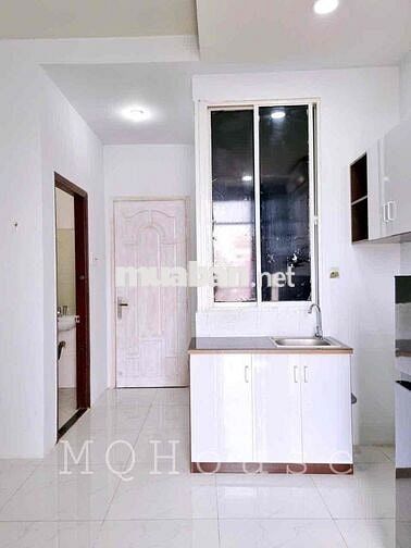 Cho Thuê Studio Balcon 30m2 Thang Máy Đi Bộ ĐH Kinh Tế UEH Quận 10