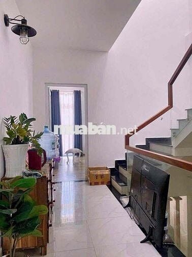 NHÀ 2 LẦU 3PN SÂN ĐẬU Ô TÔ 3PN 2WC FULL NỘI THẤT GẦN GIGAMAL Ở + VPCTY