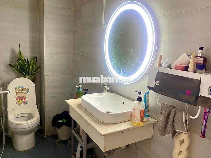 NHÀ 2 LẦU 3PN SÂN ĐẬU Ô TÔ 3PN 2WC FULL NỘI THẤT GẦN GIGAMAL Ở + VPCTY