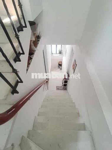 BÁN NHÀ CỔ NHUẾ-LÔ GÓC 2 THOÁNG- Ô TÔ ĐỖ CỬA- ĐƯỜNG THÔNG - KINH DOANH