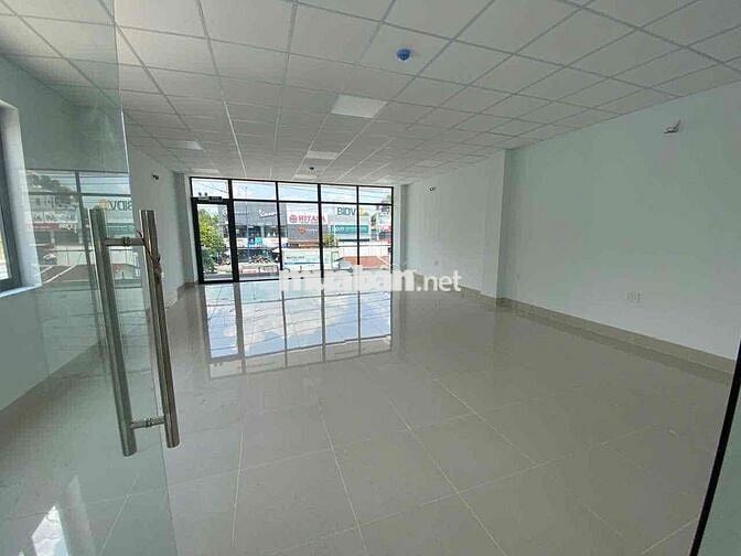 Mặt tiền Đại Lộ Bình Dương Ngay Phố Ngân hàng 1 trệt 5 lầu có pccc