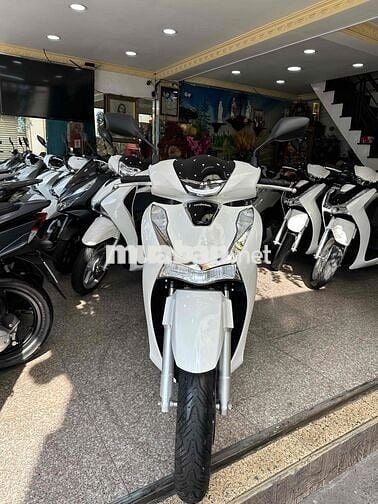 SH 125i ABS + HSTC 2022 Trắng BSTP Chính Chủ