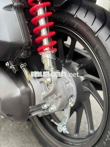 Xám nhám sx2025 odo lướt sang tên hcm bao hồ sơ