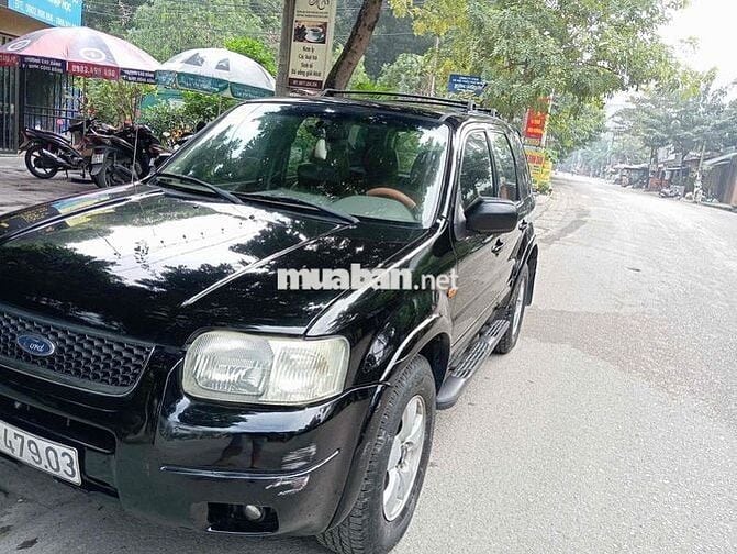 ford escape 2002 xlt AT4x4, màu đen.