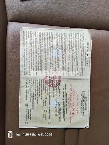 ford escape 2002 xlt AT4x4, màu đen.