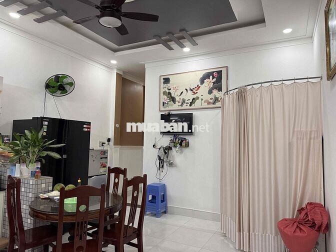 NHÀ CẤP 4 FULL THỔ MÁI NGÓI ĐẸP SỊN GIÁ RẺ. SAU ĐỀN THỜ PHẠM HÙNG.