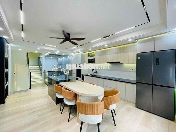 Cho thuê nhà mới FULL NỘI THẤT tại khu đồng bộ cao cấp, hẻm xe hơi