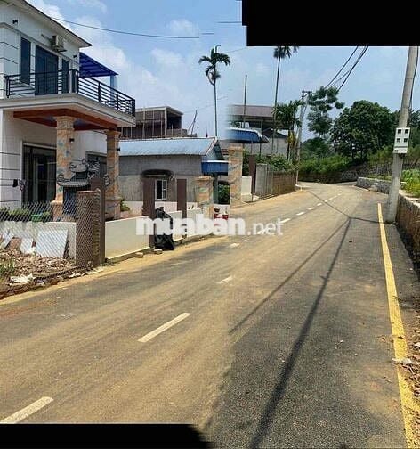 Cần bán lô đất tại Phú Cát mới , f0, 3 mặt tiền, DT 78,4m2 , ô tô