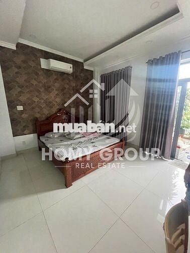 NHÀ 3 TẦNG, 4PN MẶT TIỀN CHỢ LINH TRUNG, ĐƯỜNG SỐ 10, GẦN LÊ VĂN CHÍ