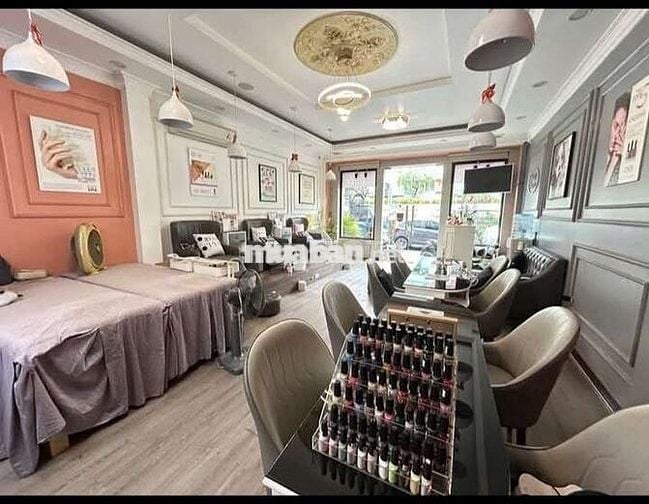 Tôi cần bán nhà mặt phố Âu Cơ 7tầng thang máy full nội thất.