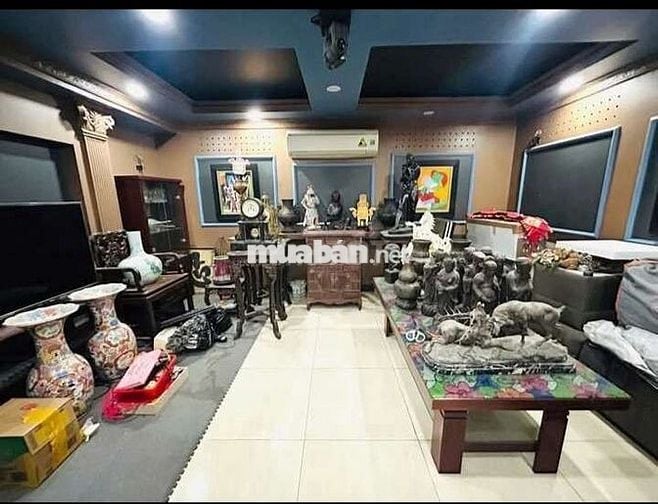 Tôi cần bán nhà mặt phố Âu Cơ 7tầng thang máy full nội thất.