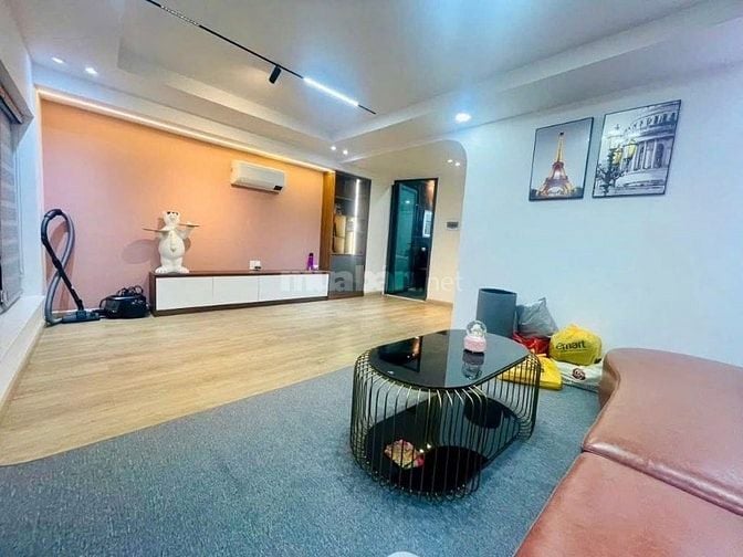 SOS!! Sở hữu ngay nhà trung tâm - Đường Bà Triệu, Phường 12, Quận 5