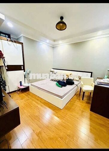 Tôi cần bán nhà mặt phố Âu Cơ 7tầng thang máy full nội thất.