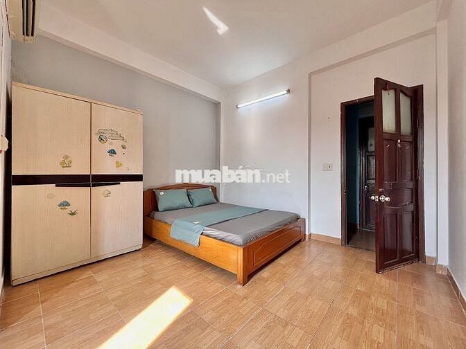 PHÒNG THOÁNG 20M2 ĐẦY ĐỦ NỘI THẤT Ô TÔ TẬN NƠI NGAY ĐH TĐT, CHỢ TÂN MỸ