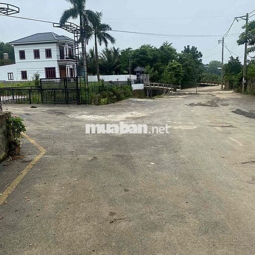 Cần bán lô đất tại Phú Cát mới , f0, 3 mặt tiền, DT 78,4m2 , ô tô