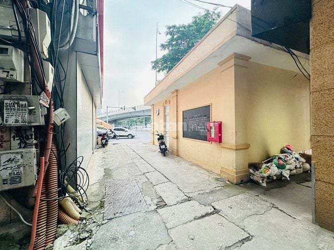 Hoàng Quốc Việt – Cầu Giấy – Ô Tô – 71 M2 – 4 T – MT 10 M – Giấ 22.3 T