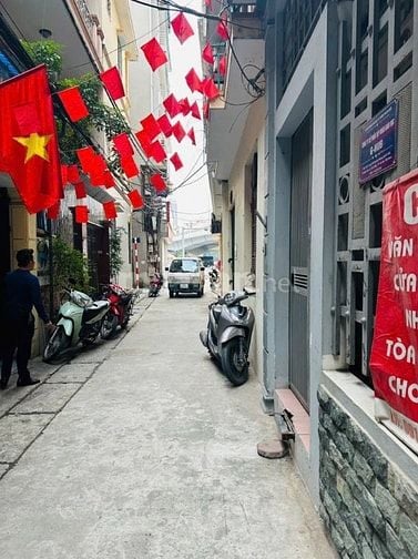 Hoàng Quốc Việt – Cầu Giấy – Ô Tô – 71 M2 – 4 T – MT 10 M – Giấ 22.3 T