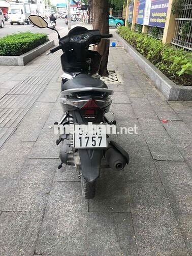 CẦN BÁN 1 XE HONDA AIR BLADE .
