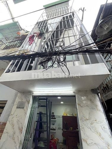 Nhà nhỏ xinh có SHR dt5,4m2 đúc 2 lầu 2pn Tân Hòa Đông Q6