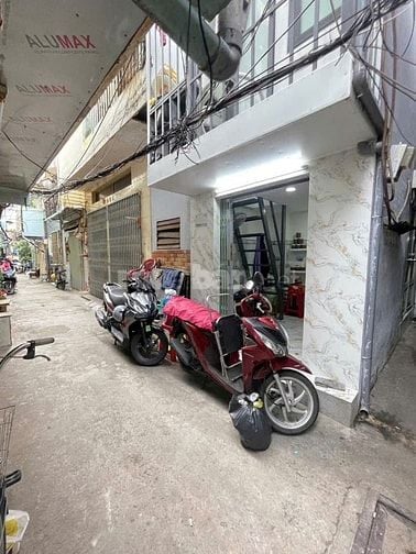 Nhà nhỏ xinh có SHR dt5,4m2 đúc 2 lầu 2pn Tân Hòa Đông Q6