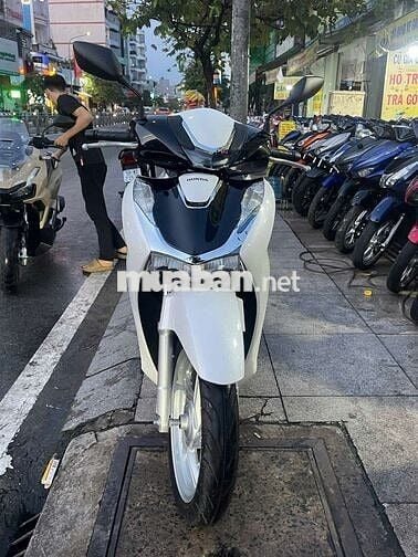 Honda sh160 ABS 2024 mới 99% Bstp chính chủ