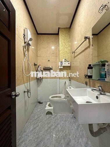 Căn Hộ 2PN Ban Công 50m2 - Thang Máy - Ngay Học Viện Cán Bộ TPHCM