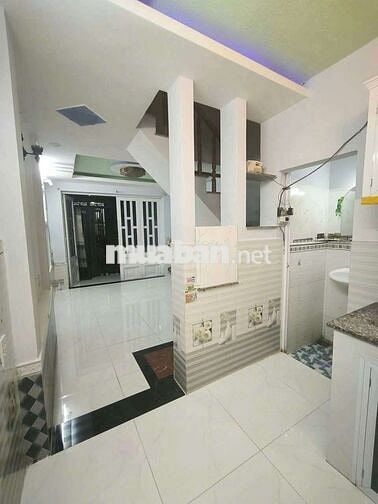 Cho thuê nhà 2 lầu hẻm xe hơi Tân Thới Hiệp 21