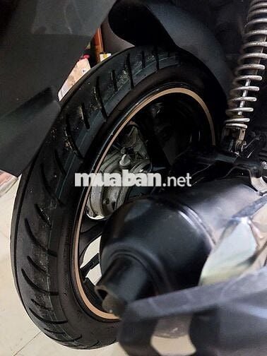 Bán xe Novo 5 trắng đen 2012, xe gia đình sử dụng.