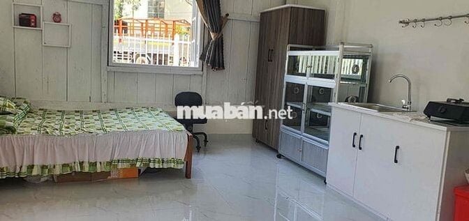 cho thuê ngôi nhà nhỏ cổ xưa, mặt tiền,đầy đủ tiện nghi