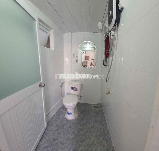 cho thuê ngôi nhà nhỏ cổ xưa, mặt tiền,đầy đủ tiện nghi